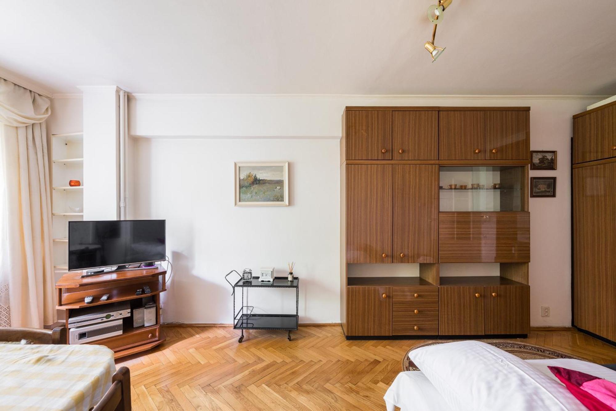 Wola Mila Standard Apartment Warsaw